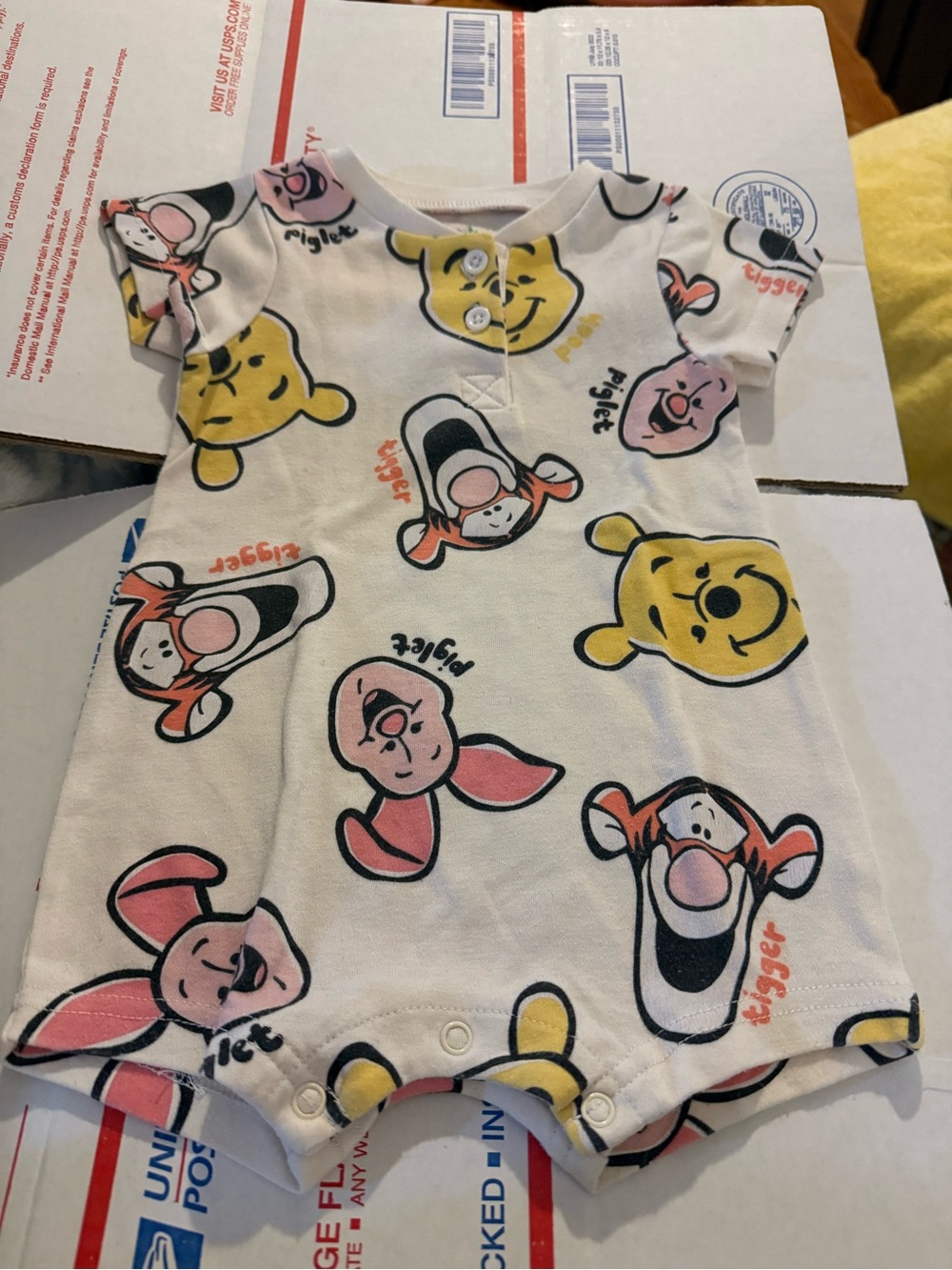 Disney Baby Winnie the Pooh Baby Boys Size 3-6 months Romper Shorts